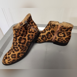 Time and Tru leopard print‎ ankle boots. Size 7